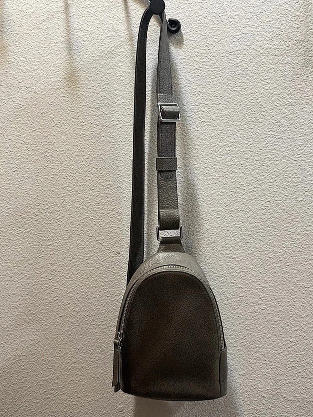 Quince Leather Crossbody Bag in gray